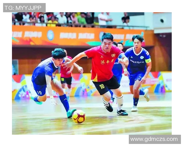 当今足球巨星风采各异全球赛场亮点人物解析