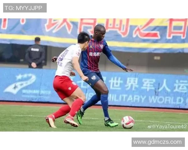 玉昆足球球星崛起之路：从青涩新秀到世界级巨星的传奇旅程